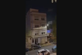 Un bloc de locuințe s-a prăbușit din senin în Valencia. Momentul, surprins dintr-un imobil vecin