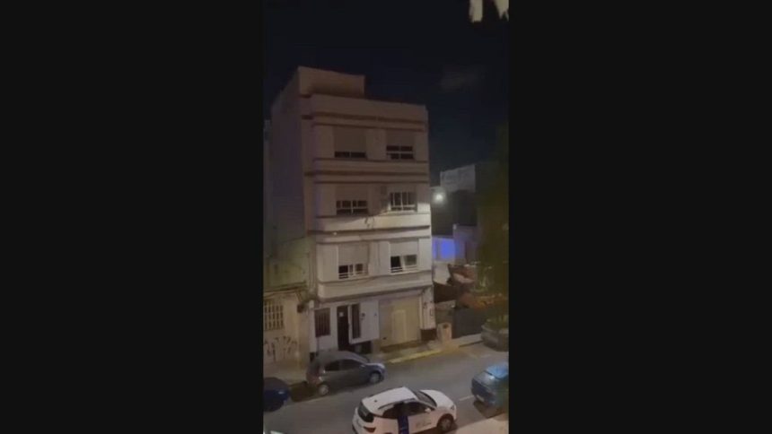 Șoc în Valencia: un bloc de locuințe s-a prăbușit din senin, cartierul în alertă Un bloc de locuințe s-a prăbușit din senin în Valencia. Momentul, surprins dintr-un imobil vecin