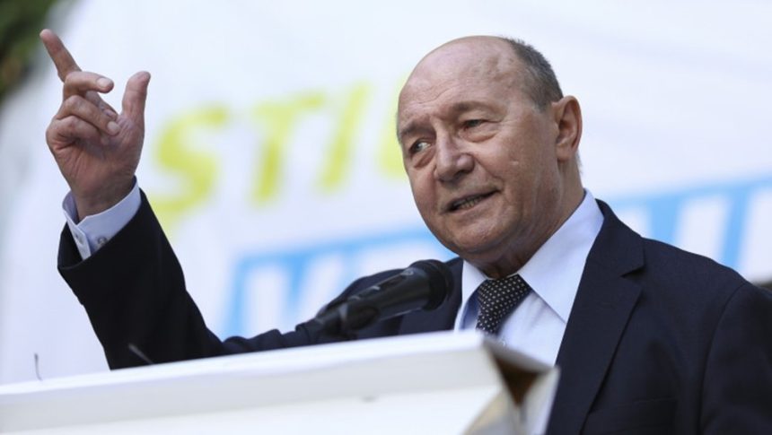 Băsescu cere negocieri cu Ucraina pentru a opri folosirea dronelor și lansează critici dure la adresa achizițiilor Armatei Băsescu: „Trebuie negociat cu ucrainenii să nu se mai joace cu dronele”. Fostul președinte critică achizițiile Armatei