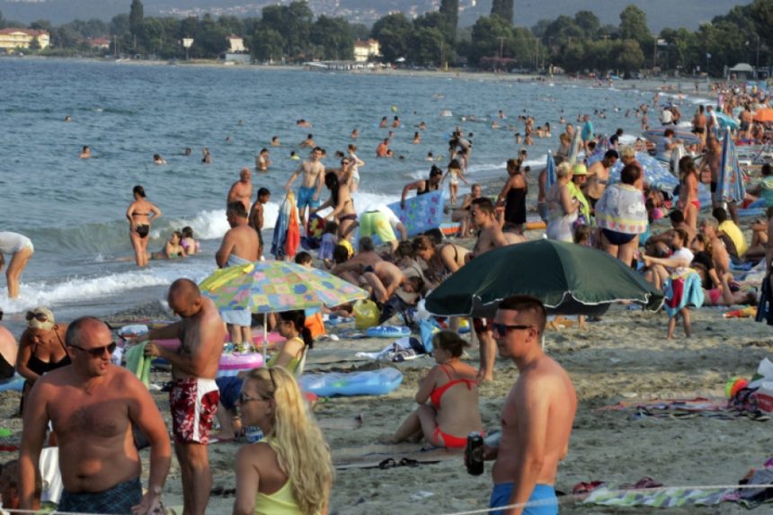 Alarmant: mai puțin de o treime dintre gospodării își permit o săptămână de concediu - ce spune asta despre gestionarea veniturilor românilor Cât își permit românii din veniturile lor. Mai puțin de o treime dintre gospodării au avut bani pentru o săptămână de concediu
