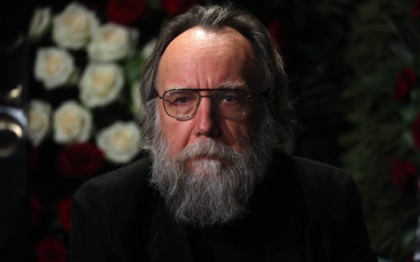 Ideologul lui Putin cere trimiterea pe front a elitelor ruse ca să lupte în „războiul sfânt care ar putea duce la sfârșitul lumii”