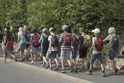 Decret controversat în Franța: Elevii pot fi obligați să schimbe școala din cauza comportamentului părinților