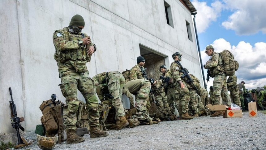 Militarii ucraineni atacă exercițiile NATO: pauzele de cafea și restricțiile dronelor pun soldații în pericol Militarii ucraineni, verdict dur după exercițiile NATO: „Pauzele de cafea și restricțiile pentru drone nu au ce căuta pe câmpul de luptă”