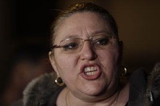 Diana Șoșoacă, implicată într-un accident rutier în București. Eurodeputata a fost transportată la spital (surse)