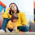 Ce ascunde fenomenul „tradwife”. Influencerițele care promovează viața de casnică își construiesc afaceri online