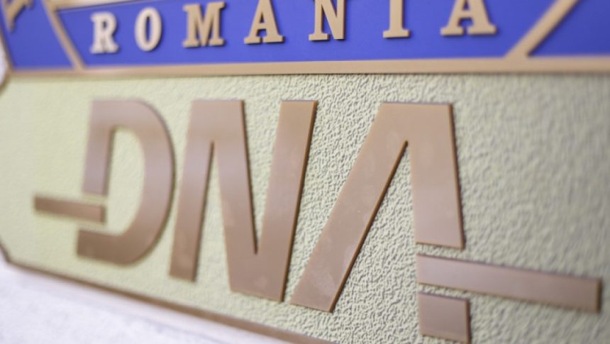 Scandal în Covasna: prefectul Ráduly István trimis în judecată de DNA - ce i se reproșează Prefectul din Covasna a fost trimis în judecată de DNA. Acuzațiile aduse la adresa lui Ráduly István