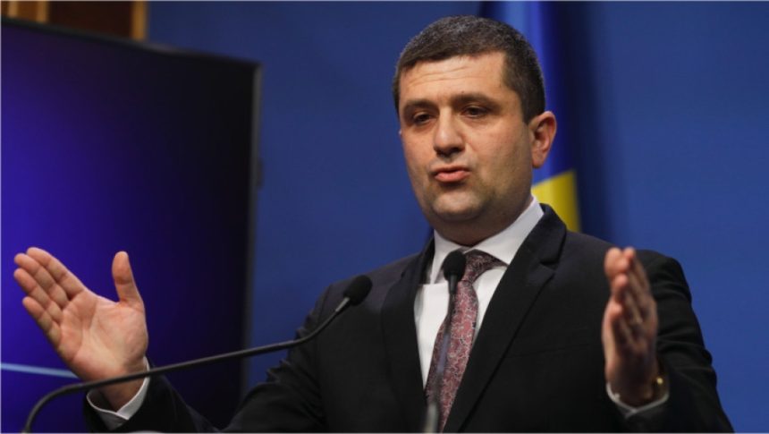 Soluții urgente pentru criza energetică: ce se pregătește și cum scufundarea a patru barje amenință rezolvarea, avertizează Radu Miruță Ce soluții se iau în calcul pentru rezolvarea crizei energetice. Radu Miruță: E analizată și situația scufundării a patru barje