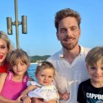 Cum și-a petrecut Alina Laufer vacanța în Grecia alături de copii: „Nu am avut timp de nimic, ne cărăm la plajă cu toată casa”