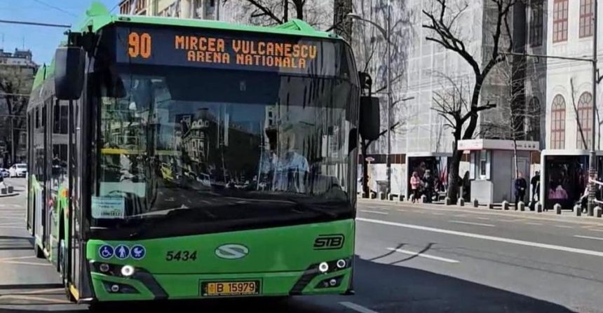 STB anunță amenzi pentru pasagerii gălăgioși: riscați sancțiuni dacă tulburați liniștea călătorilor Amenzi pentru călătorii gălăgioși din STB. Cei care vorbesc pe difuzor sau ascultă muzică fără căști ar putea fi sancționați
