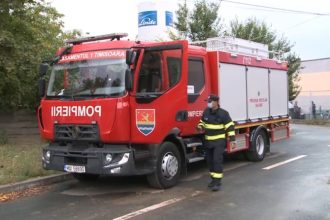 Degajări de fum într-un centru comercial din Deva. 300 de persoane s-au autoevacuat