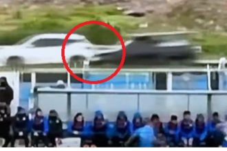 Nemaiîntâlnit: accident rutier provocat de un meci de fotbal. ”Trebuie arestat pe loc”: imaginile au făcut înconjurul lumii