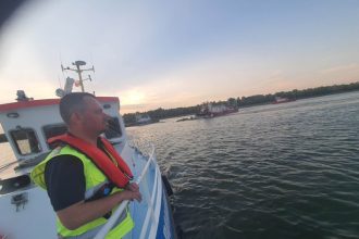 Pericolul nu a trecut la Cernavodă, deși nivelul Dunării a crescut. Avertisment privind barjele de la Bala: „Curenții sunt foarte imprevizibili”