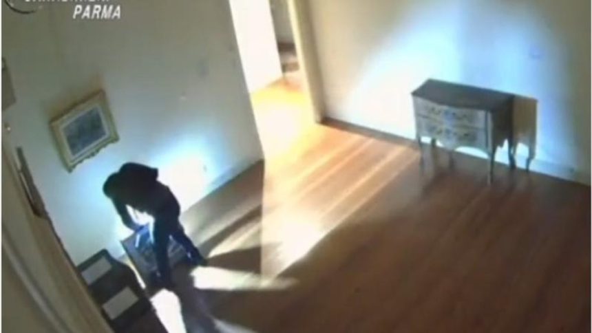 Jaful de milioane în Italia: trei capodopere sustrase în doar trei minute - suspecții care au șocat lumea artei Lovitură de milioane în Italia: trei tablouri celebre, furate în doar trei minute. Cine sunt suspecții