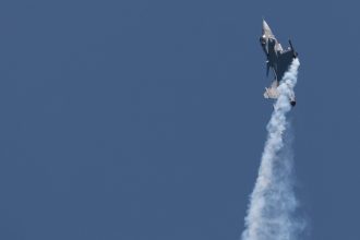 Un avion de vânătoare al armatei maghiare s-a prăbușit în centrul Ungariei. Anunțul premierului Peter Magyar