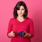 Unde se duc banii tăi? 7 greșeli financiare pe care le faci fără să-ți dai seama