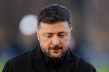 Ucraina își schimbă strategia în plin război. Demiterea ministrului Apărării provoacă proteste și deschide o nouă dispută politică pentru Zelenski