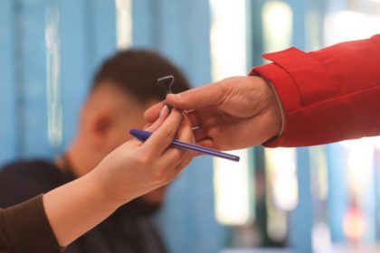 Pe cine ar vota bucureștenii dacă ar fi alegeri. Partidul clasat pe primul loc ar obține 22% din voturi (sondaj CURS)
