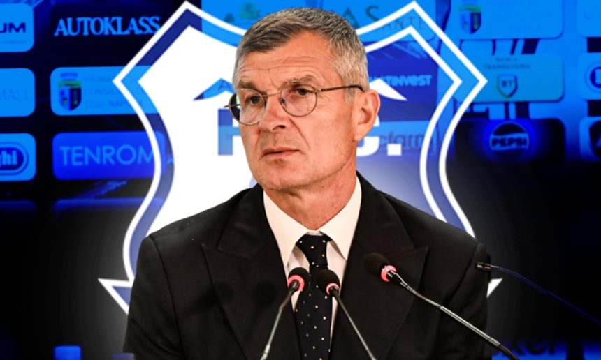 Cutremur la Farul după 0-0 cu Botoșani: plecări în masă anunțate, Sabău promite soluții pentru jucători Se anunță plecări în masă de la Farul, după 0-0 cu Botoșani! Sabău: ”Vom găsi o altă variantă pentru ei”
