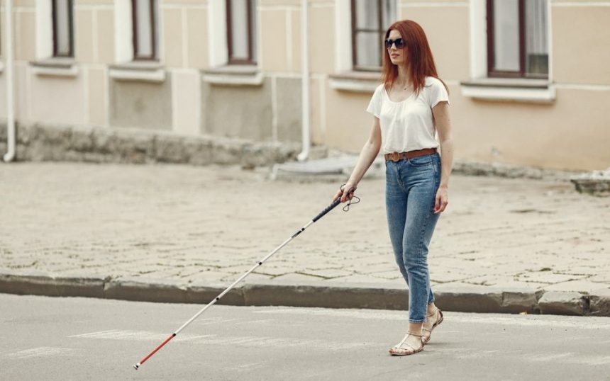 Atenţie, şoferi: risc de amendă de peste 1.000 de lei chiar dacă nu sunt pietoni pe trecere - când trebuie să opriţi imediat Situația în care șoferii sunt obligați să oprească, chiar dacă pietonii nu sunt pe trecere. Amenda depășește 1.000 de lei