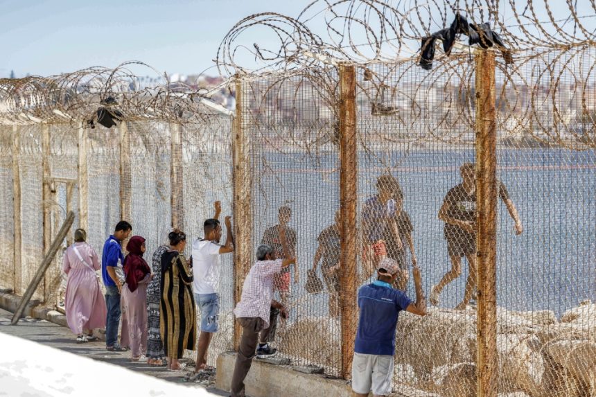 Spațiul Schengen, din nou sub presiune. Controalele la frontiere se extind, iar țările UE se ceartă pe redistribuirea migranților