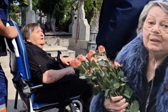 Sora Ancăi Pandrea, adusă cu ambulanța și în scaun cu rotile la înmormântarea actriței. A făcut tot posibilul să-i fie alături