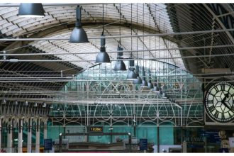 Haos feroviar la Londra după un incendiu în zona Paddington. Trenurile spre aeroportul Heathrow au fost anulate