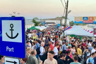 Au venit din toată țara autocare cu turiști la Festivalul Borșului, dar evenimentul nu s-a mai ținut. Ce s-a întâmplat