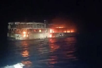 Filipine: Un incendiu izbucnit pe un feribot a provocat moartea a cinci persoane şi zeci de dispăruţi