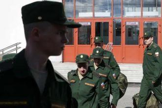 Zvonurile despre mobilizare: Putin neagă, rușii nu-l cred