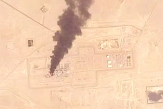 Posibile tulburări pe piața mondială a petrolului după ce o conductă din Arabia Saudită a fost atacată cu drone