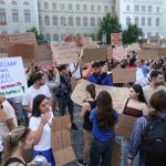 „Îi trimiteam pachet săptămânal”. Cât costă să fii student în România în 2026 și cum faci față costurilor