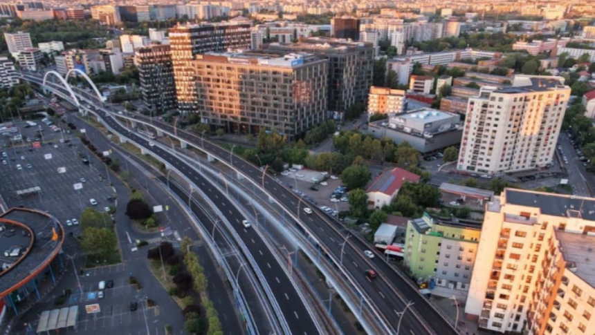 Pasajul Basarab, reabilitat după 15 ani fără intervenții: ce lucrări s-au făcut și cifrele anunțate de Primăria Capitalei Ce lucrări au fost făcute la Pasajul Basarab după 15 ani fără intervenții. Cifrele anunțate de Primăria Capitalei