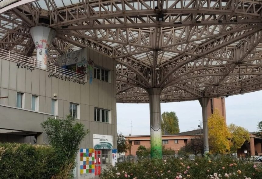 Local celebru din Milano închis pentru un motiv uluitor: nu avea acoperiș „Știți expresia să nu ai un acoperiș deasupra capului?”. Motivul incredibil pentru care a fost închis un local cunoscut din Milano