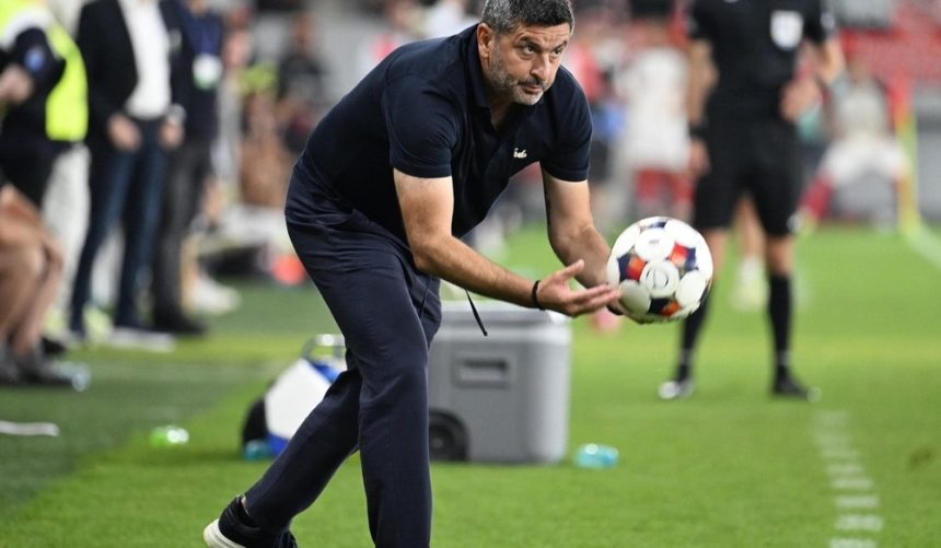 Criză la FCSB: Marius Baciu, pe punctul de a demisiona după un conflict cu Becali - surpriza care l-a convins să rămână Supărat pe Becali, Marius Baciu s-a dus la baza FCSB-ului „chitit” să demisioneze. Cine l-a făcut să se răzgândească