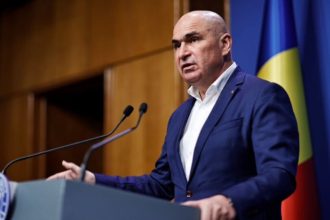 Bolojan, avertisment după violențele din Piața Victoriei: „Nu ne putem permite să ne pierdem unii de alții”
