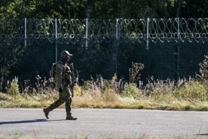 Macron strânge aliați pentru extinderea protecției nucleare franceze. România încă ezită