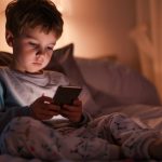 La ce vârstă ar trebui să primească un copil primul smartphone