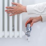 Când se aerisesc caloriferele: înainte sau după pornirea căldurii? Cum îți dai seama că a rămas aer în instalație