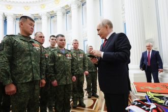 „Pentru unii este război, pentru alții este o afacere”: De ce noua clasă a războinicilor de la Kremlin poate fi o problemă pentru Putin