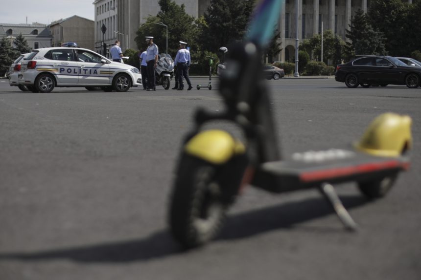 Alertă: sute de copii, inclusiv sub 10 ani, spitalizați după accidente cu trotinete electrice Sute de copii au ajuns la spital după accidente cu trotinete electrice. Printre pacienți, și copii de sub 10 ani