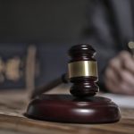 O instanță din Albania a suspendat-o pe șefa serviciilor secrete și a dispus arestul la domiciliu în cadrul unei anchete de corupție