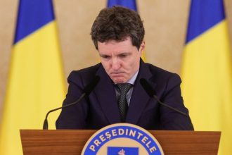 Nicușor Dan, pus într-o poziție de șah după reținerea lui Georgescu. De ce dizovarea Parlamentului ar fi o mișcare greșită, dacă Mureșan ar fi respins