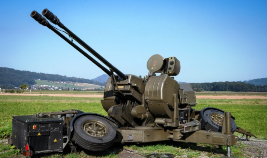 Alarmă în apărare: sisteme antiaeriene modernizate de Rheinmetall, respinse la recepție - reacția lui Nicuşor Dan Sisteme antiaeriene ale României, modernizate de Rheinmetall pentru lupta antidronă, au picat testele de recepţie. Ce spune Nicuşor Dan