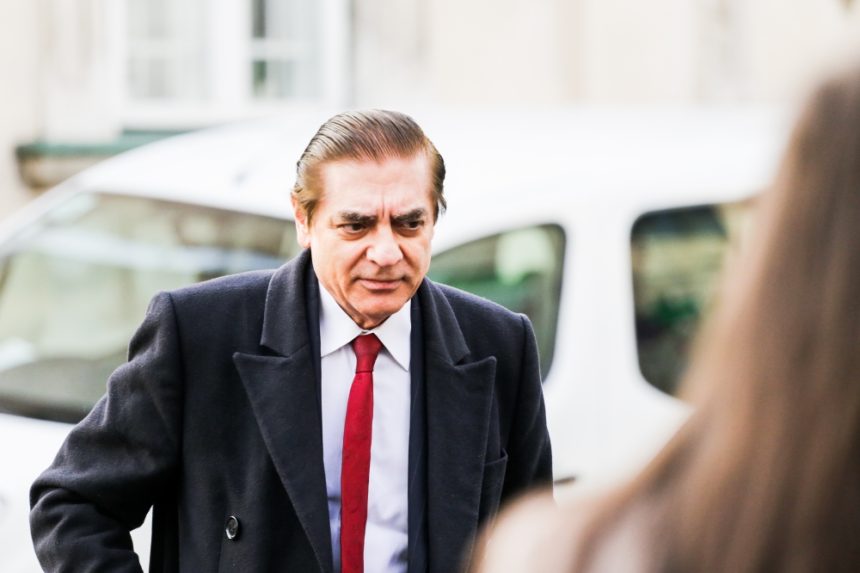 Avertisment macabru: Paul de România, refugiat în Franța, refuză predarea către București și avocatul spune că se va întoarce rapid într-un sicriu Refugiat în Franţa, Paul de România se opune predării sale către România. Avocat: „Vă asigur că va reveni rapid, într-un sicriu”