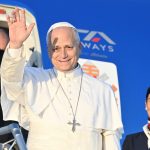 Papa Leon începe vineri o „vizită istorică”, de 4 zile, în Franța: prima oprire, la Paris, cu un program ce include primirea la Élysée