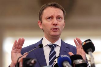 Lista Guvernului Mureșan: cine sunt miniștrii propuși pentru fiecare minister. Unul dintre ei este independent