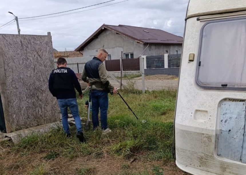 Descoperire șocantă: bijuterii de circa 100.000 € furate - doi bărbați arestați după ce o parte din aur a fost îngropată în curtea unuia dintre ei Doi bărbați au fost arestați după furtul unor bijuterii de aproximativ 100.000 de euro. O parte din aur a fost îngropată în curtea unuia dintre suspecți