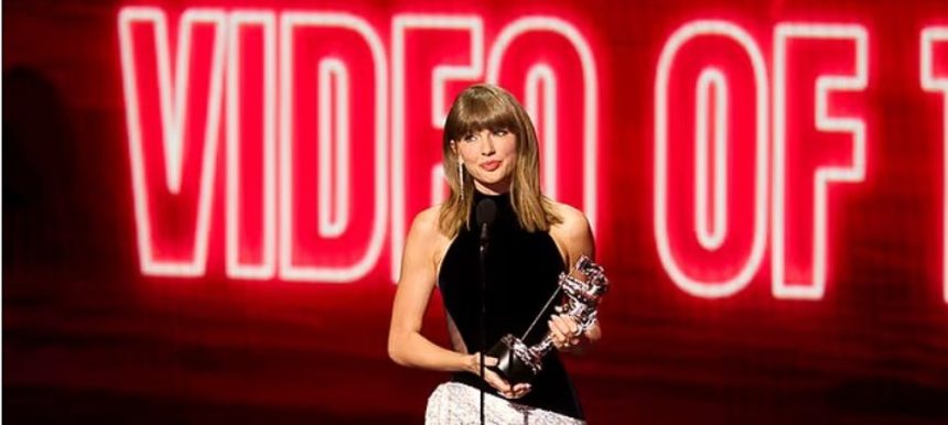 Taylor Swift a primit marele premiu la MTV 2026. Cui i l-a dedicat: „Orice melodie a ei era cea mai bună”
