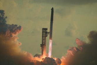 Cum ar putea afecta defecțiunea unui motor Starship planurile NASA de a trimite din nou oameni pe Lună