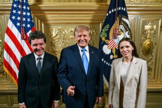 Nicușor Dan publică o fotografie cu Donald Trump, de la întâlnirea din New York. „A fost o onoare”. Ce mesaj i-a transmis președintele României